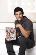 Taylor Lautner : taylor_lautner_1266719590.jpg