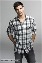 Taylor Lautner : taylor_lautner_1266999553.jpg