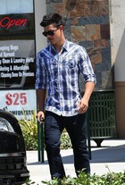 Taylor Lautner : taylor_lautner_1295566442.jpg