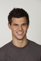 Taylor Lautner : taylor_lautner_1297988404.jpg