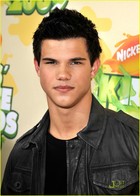 Taylor Lautner : taylor_lautner_1300813079.jpg