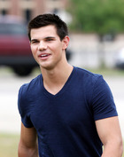 Taylor Lautner : taylor_lautner_1304026463.jpg