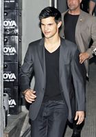 Taylor Lautner : taylor_lautner_1304100357.jpg