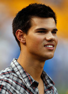 Taylor Lautner : taylor_lautner_1304351833.jpg