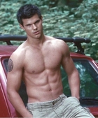 Taylor Lautner : taylor_lautner_1310269941.jpg