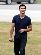 Taylor Lautner : taylor_lautner_1310692864.jpg