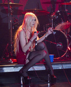 Taylor Momsen : taylor-momsen-1333648613.jpg