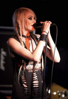 Taylor Momsen : taylor-momsen-1333759381.jpg