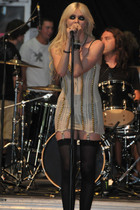 Taylor Momsen : taylor-momsen-1333906187.jpg