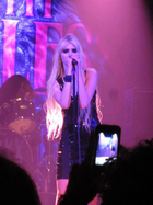 Taylor Momsen : taylor-momsen-1334687029.jpg