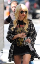 Taylor Momsen : taylor-momsen-1369506541.jpg