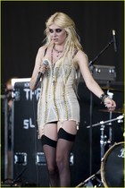 Taylor Momsen : taylor_momsen_1278975639.jpg