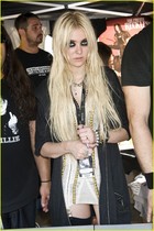 Taylor Momsen : taylor_momsen_1278975802.jpg