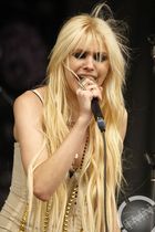 Taylor Momsen : taylor_momsen_1278983921.jpg