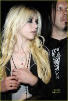 Taylor Momsen : taylor_momsen_1281246905.jpg