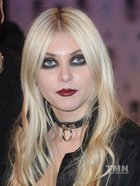 Taylor Momsen : taylor_momsen_1289925501.jpg