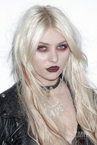 Taylor Momsen : taylor_momsen_1291143883.jpg