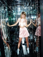 Taylor Swift : taylor-swift-1417123387.jpg