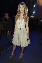 Taylor Swift : taylor_swift_1220955786.jpg