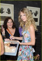 Taylor Swift : taylor_swift_1271618465.jpg