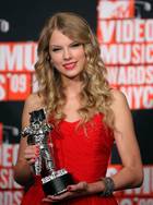 Taylor Swift : taylor_swift_1298117632.jpg