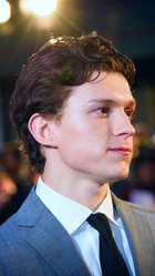 Tom Holland : tom-holland-1628120943.jpg