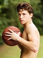 Tom Holland : tom-holland-1641595875.jpg