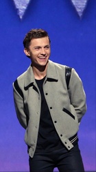 Tom Holland : tom-holland-1671902081.jpg