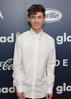 Troye Sivan : troye-sivan-1491016321.jpg