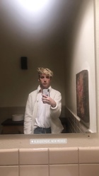 Troye Sivan : troye-sivan-1540604402.jpg