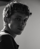 Troye Sivan : troye-sivan-1635019922.jpg