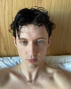 Troye Sivan : troye-sivan-1653953041.jpg