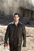 Tyler Hoechlin : tyler-hoechlin-1616544540.jpg