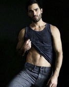 Tyler Hoechlin : tyler-hoechlin-1616957958.jpg