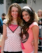 Vanessa Anne Hudgens : TI4U_u1184083207.jpg