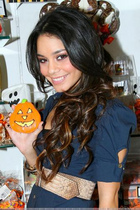 Vanessa Anne Hudgens : vanessa_anne_hudgens_1220538943.jpg