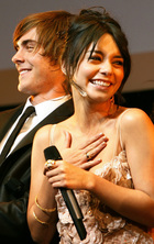 Vanessa Anne Hudgens : vanessa_anne_hudgens_1233347119.jpg