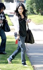 Vanessa Anne Hudgens : vanessa_anne_hudgens_1254373218.jpg