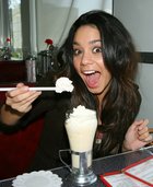 Vanessa Anne Hudgens : vanessa_anne_hudgens_1254473391.jpg