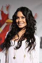 Vanessa Anne Hudgens : vanessa_anne_hudgens_1254473642.jpg