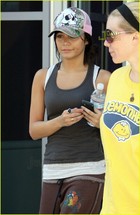 Vanessa Anne Hudgens : vanessa_anne_hudgens_1262721368.jpg