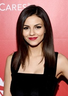 Victoria Justice : victoria-justice-1425502152.jpg