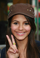 Victoria Justice : victoria_justice_1203115865.jpg