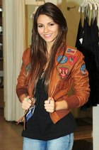 Victoria Justice : victoria_justice_1257221318.jpg