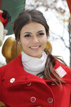 Victoria Justice : victoria_justice_1290967675.jpg