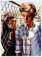 Zac Efron : TI4U1391102789.jpg