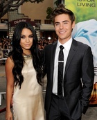 Zac Efron : TI4U_u1281200951.jpg