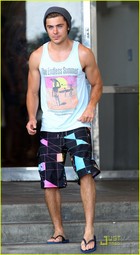 Zac Efron : zac-efron-1312922212.jpg