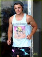 Zac Efron : zac-efron-1312922218.jpg