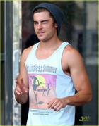 Zac Efron : zac-efron-1312922228.jpg